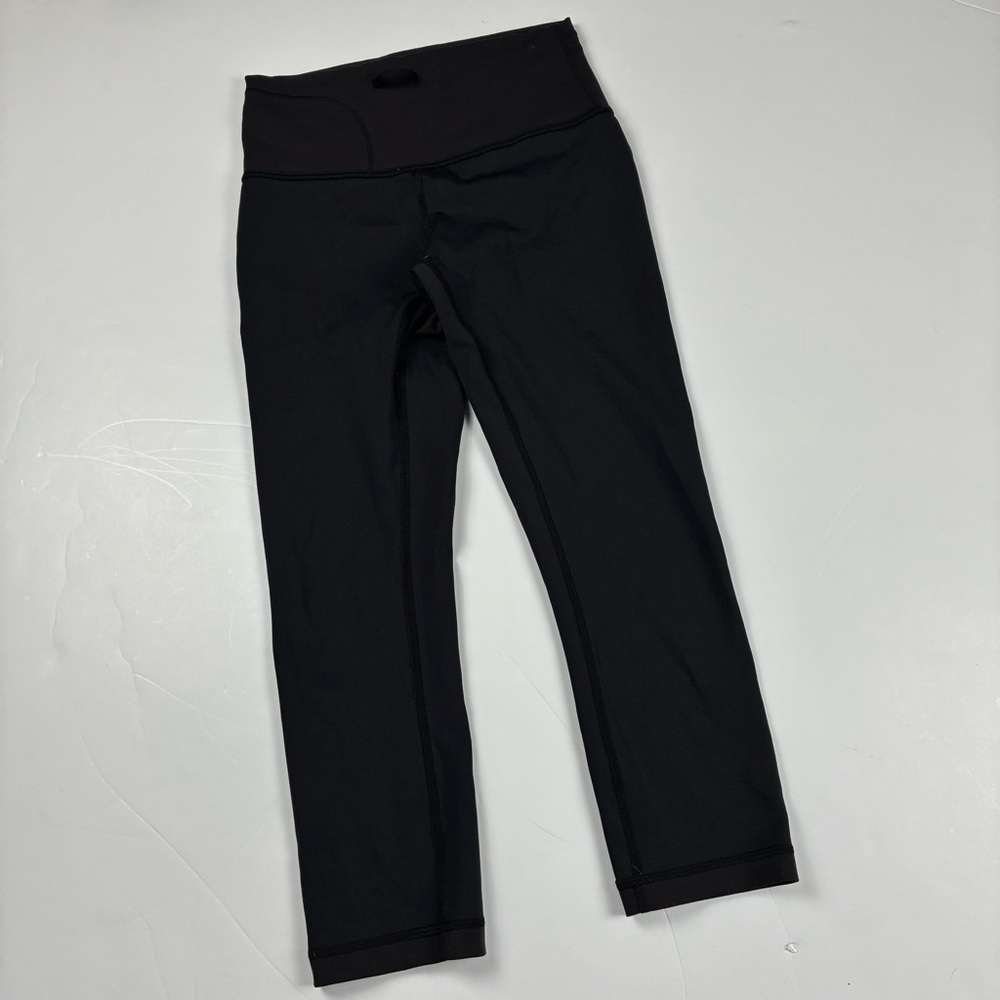 003 - WOMENS LULULEMON ATHLATICA SIZE 6 BLACK ATHLETIC LEGGINGS